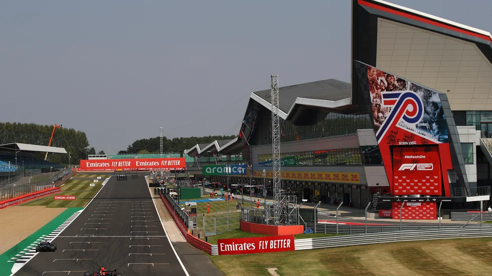 Förra året var det folktomt på Silverstone. Arkivbild.