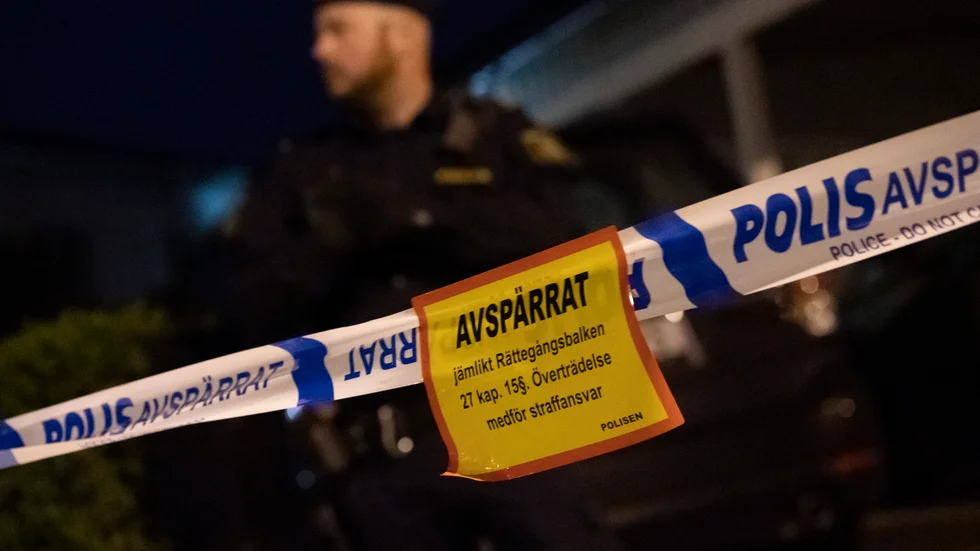 

"Att rabatten nu har slopats är glädjande, men det borde skett redan för två år sedan", skriver ledarskribenten, som menar att om ungdomsrabatten slopats tidigare hade färre pressats till att begå grova brott.