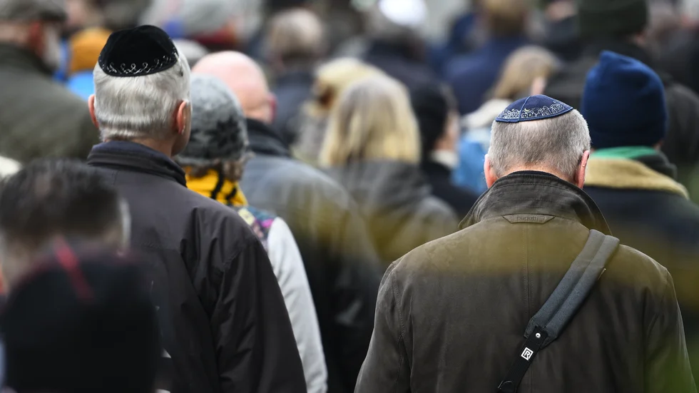 Kippavandring mot antisemitism i Malmö 2017. Vi som lever i Sverige måste markera mot judehatet här.