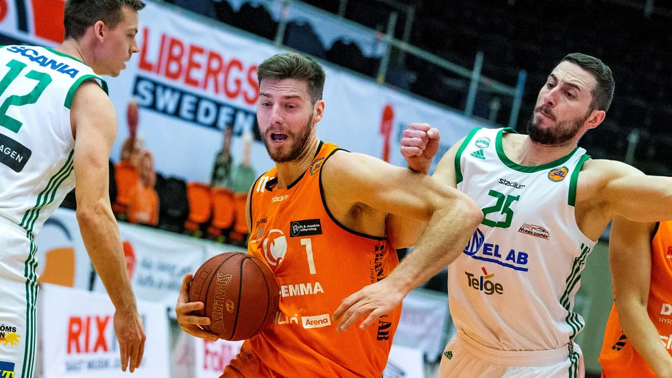Adam Ramstedt missar matchen mot sitt gamla lag Södertälje.
