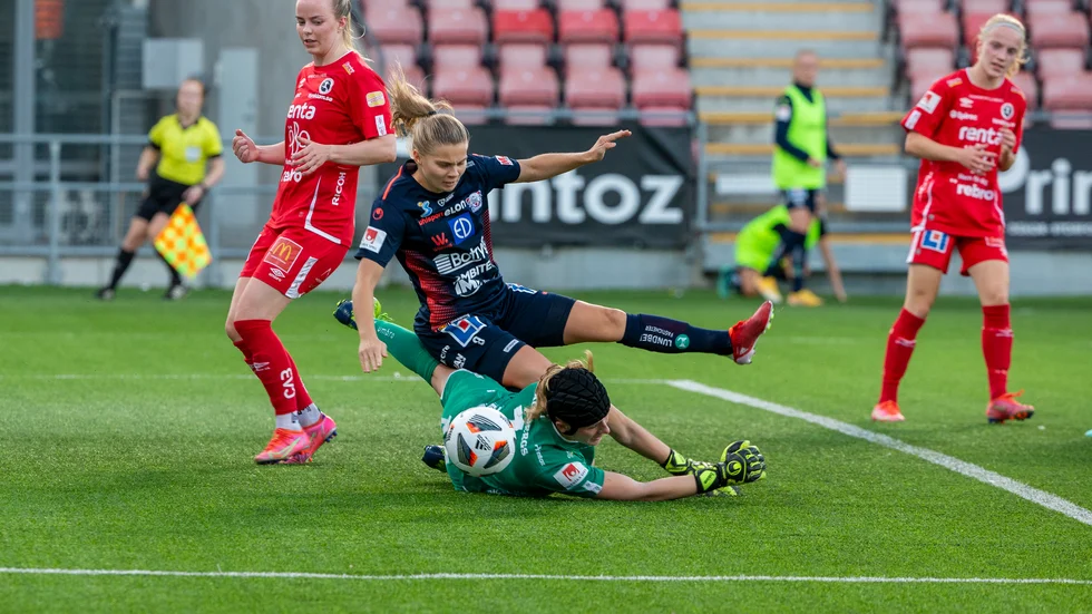 Therese Simonsson kämpade och slet för LFC men fick inte ut så mycket mot KIF Örebro och blev utbytt i andra halvlek.