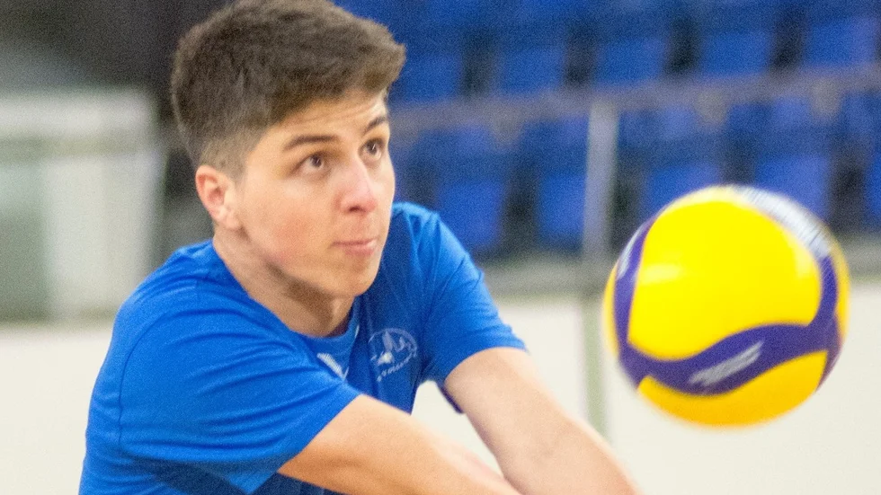 Alipour Alireza är klar för spel i Uppsala volley.