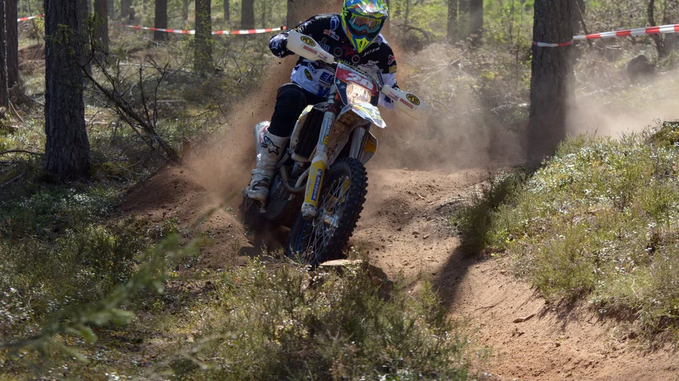 Kalle Svensson körde bra i Smålandscupen i enduro.