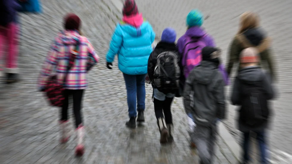 "En idé vore att som på Norra skolan ha trafikpoliser som såg till att eleverna kom tryggt över vägen" skriver insändarskribenten.