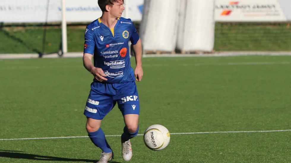 Zebastian Linder är en av tre spelare som är klara för division 2-spel med Värmbol - där serien inleds med svåra bortamatchen mot Karlberg.