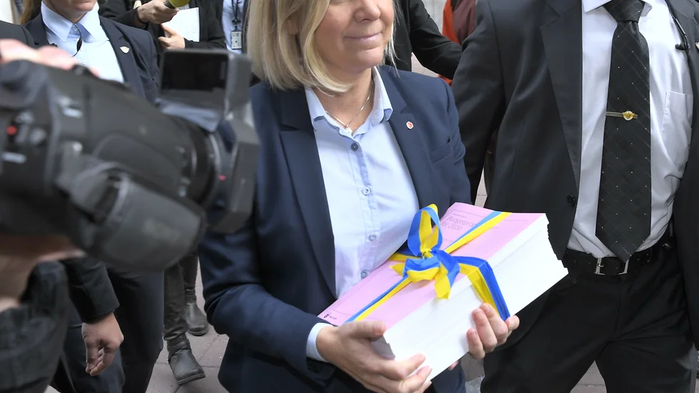 Att ge alla något att nöjas över är enklare om man slipper de svåra avvägningarna och kan dra kreditkortet några gånger extra.