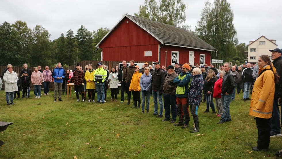 Ett drygt hundratal personer deltog vid manifestationen mot den planerade vindkraftparken i Tönshult utanför Virserum. Och de uttryckte stor oro för att den ska bli verklighet.