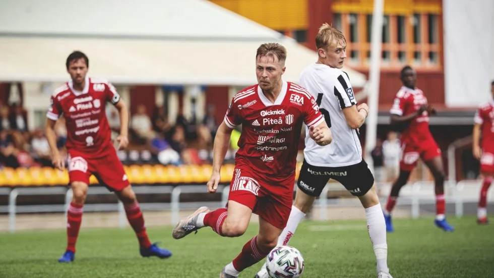 Fredrik Johansson hade en fot med i Piteåmålet mot Sylvia