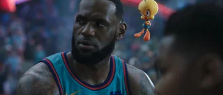 LeBron James vs Snurre sprätt underhåller