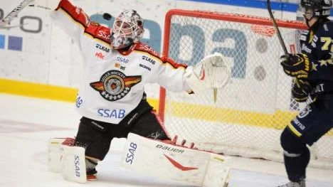 Johan Gustafsson fick släppa fyra puckar förbi sig mot HV71.