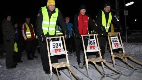 På lördag eftermiddag avgjordes SM finalen i sparkstafett. Efter tre kvalheat stod den prestigefyllda finalen mellan Piteenergi, Team STAR och SCA lag 2. Efter en jämn final kunde Team STAR titulera sig Svenska mästare i sparkstafett.