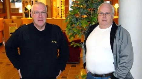 Arjeplogspolisen Anders Holmlund och socialnämndens ordförande Bo Åberg utgör halva det lokala brottsförebyggande rådet i Arjeplog.