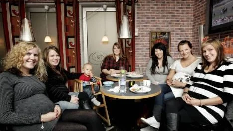 Glada att få träffas: Från vänster. Cecilia Öhman, Nina Lidman, Emma Berglund, initiativtagaren Ida Draumann, Camilla Dahlberg och Anna Samuelsson.
