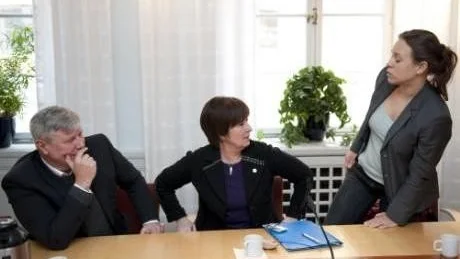 LAGSPEL. Lars Ohly (V) kan ta för sig medan Mona Sahlin (S) och Maria Wetterstrand (MP) ställs mot varandra i förtroendemätningarna.