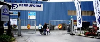 Fastnade i tullen