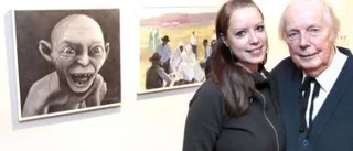 Far och dotter i foajén