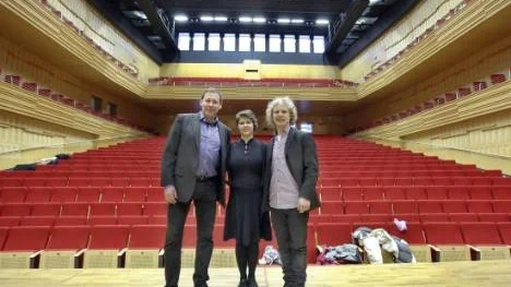 Erik Ståhlberg, Erica Back och Jacob Wistrand kliver upp på scenen i Luleås kulturhus. Nästa gång blir det på premiären av "Figaros bröllop".