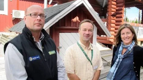 Mikael Kivijärvi (till vänster), fisketurismrådgivare vid Hushållningssällskapet, var glad över att man lyckats engagera två så kunniga föreläsare som den franske fiskeexperten Jean-Sébastien Tingaud och danska jaktreseexperten Tina Jeppesen till jakt- och fiskekonferensen i Luleå.
