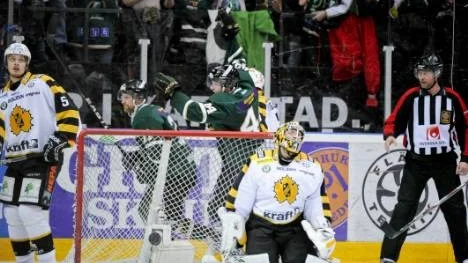 4-0-pucken sitter i SAIK-målet bakom Andreas Hadelöv i tredje finalmatchen mellan Färjestad och Skellefteå. Gästerna började spurta med kom aldrig ikapp efter den usla starten.