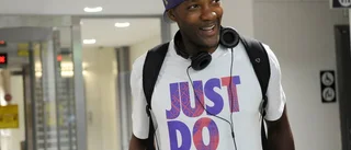 Kapten Wesby landade
