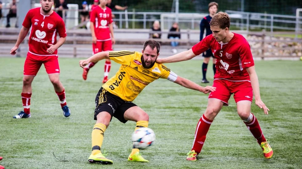 Jobbig dag. Daniel Engberg och hans Notviken besegrades av gästande Täfteå IK i en match som var värd sex poäng i tabellen.