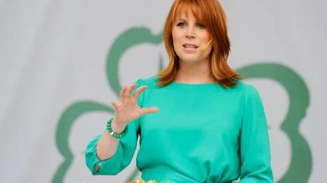 Annie Lööf (C) lyfte i sitt tal i Almedalen fram alliansens brist på reformiver och efterlyste ett generationsskifte inom alliansen.