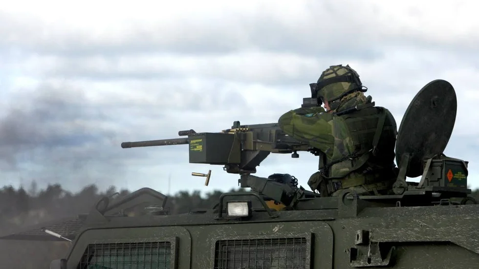 Övning. Bilden föreställer svenska trupper som övar inför tjänstgöring i Afganistan.
