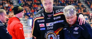 Skadade forwarden tillbaka på is