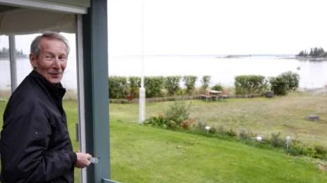 Willy Enqvist som vistats ute på Bondön sedan 70-talet har aldrig sett ett fartyg stå på grund utanför Haraholmen.