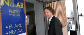 Jimmie, 34, seglar in som ny storägare i Nelab