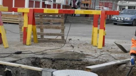 Föreberedelser för en julgransfot på torgparkeringen i Arvidsjaur.