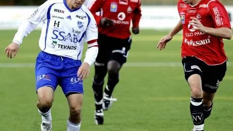 PÅ SPRÅNG. IFK Luleås kapten, Niklas Backman, nätade i toppmötet mot Skellefteå.