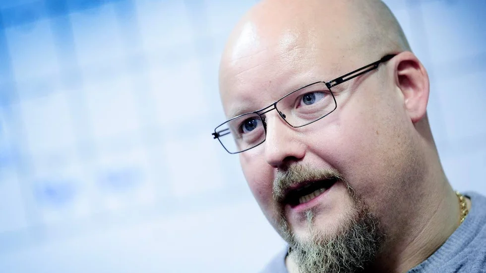 Attans. Joakim Lakso har fått släppa kryckorna, men en knäskada gör att han inte kan tävla.