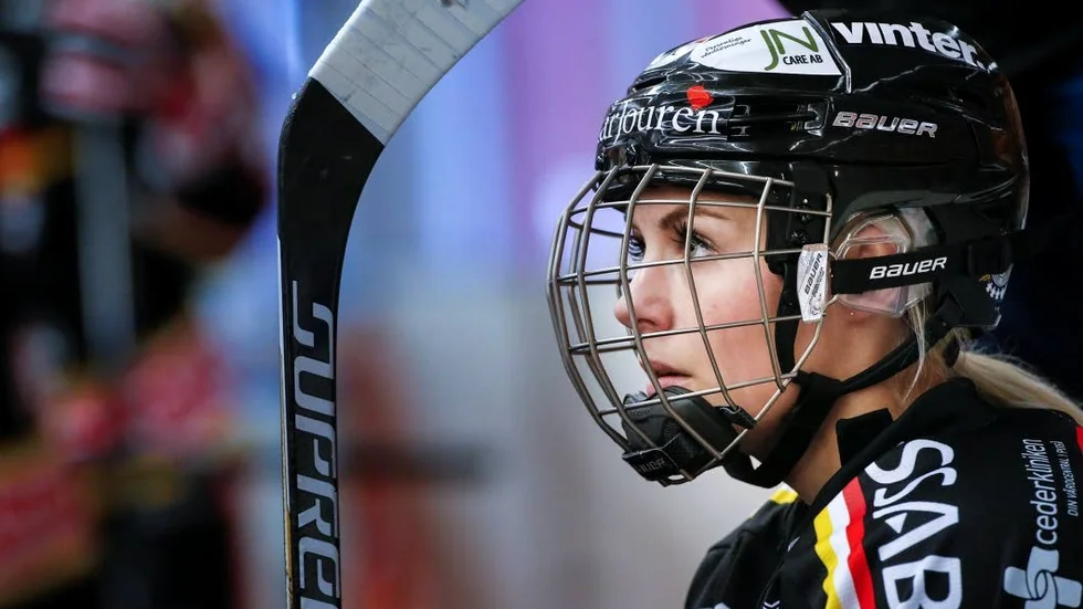 Jessica Wellborg väljer att avsluta sin hockeykarriär, 26 år gammal.
