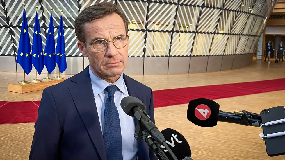 Ulf Kristersson träffar svenska journalister efter toppmötet i Bryssel.