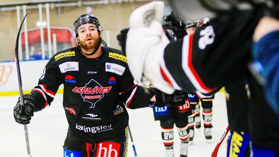 Jacob Lagace har gjort ett av Asplövens tre mål mot Timrå.