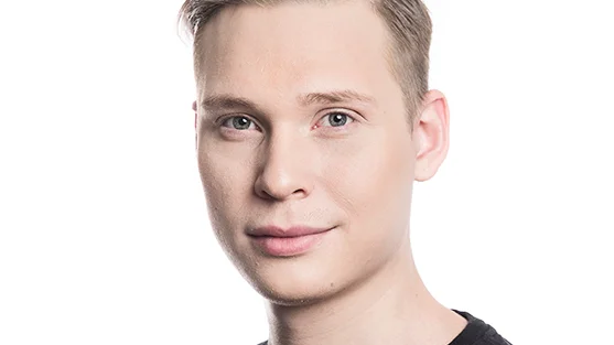 Kirunabon Anton Johansson får nu jobba nära Liberalernas partiledare Nyamko Sabuni. 