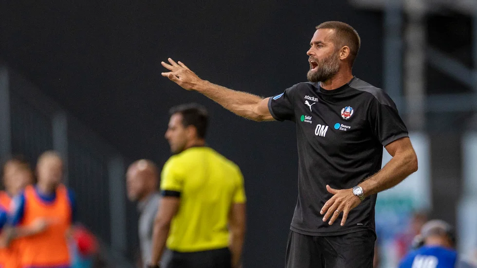 Olof Mellberg tror att han hänger löst som tränare i Helsingborg efter förlusten mot Sirius.