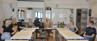 Gymnasieelever glada att vara tillbaka i skolan