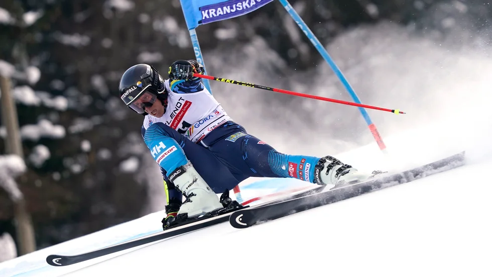 Sara Hector hade ännu en tuff dag i Kranjska Goras storslalombacke på söndagen. Hector tog sig inte vidare från det första åket.