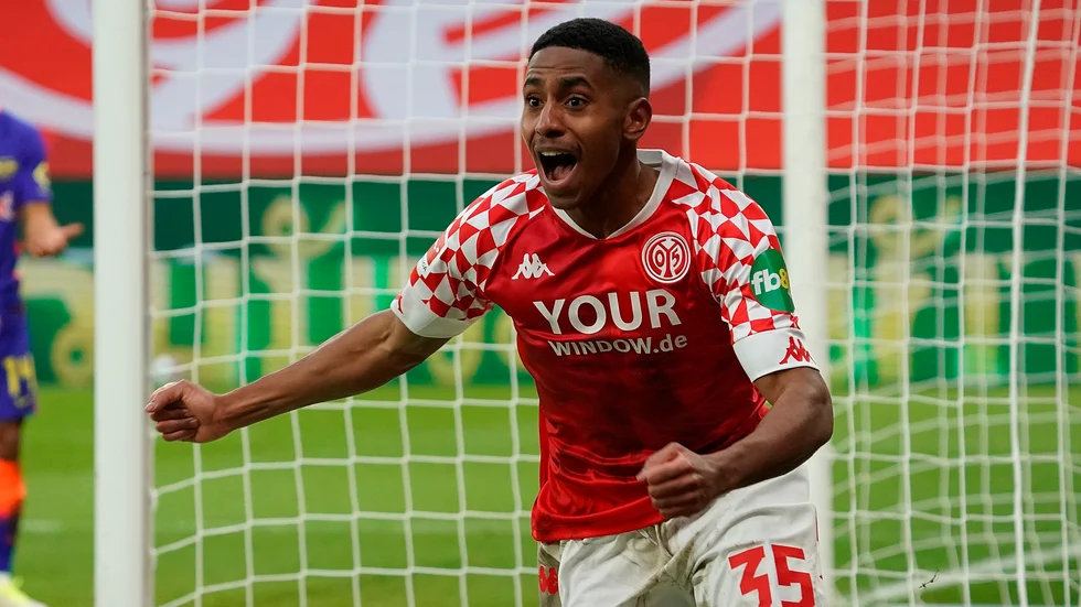 Leandro Barreiro Martins jublar efter att gjort Mainz segermål mot toppklubben Leipzig.