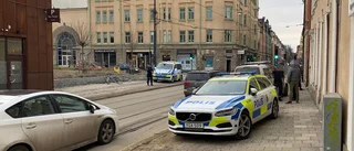 Stor polisinsats efter bråk på torg i Norrköping