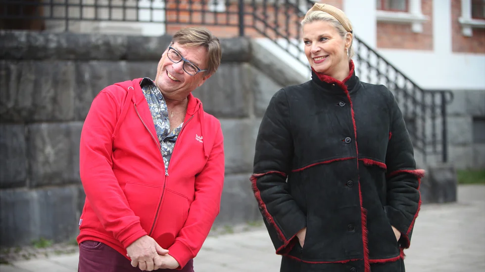 Kulturprofilerna Kent Lindén och Charlotta Huldt står för musikaliska inslag i årets julkalender. 