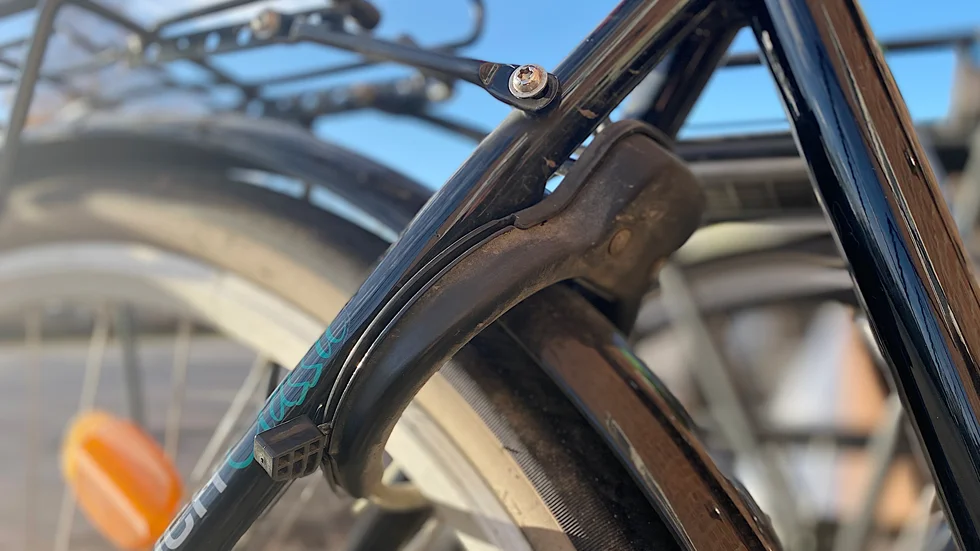 Cykellås tycks inte hjälpa, tjuvarna tar med sig cyklarna ändå. Men att köpa en stulen cykel kan räknas som häleri.