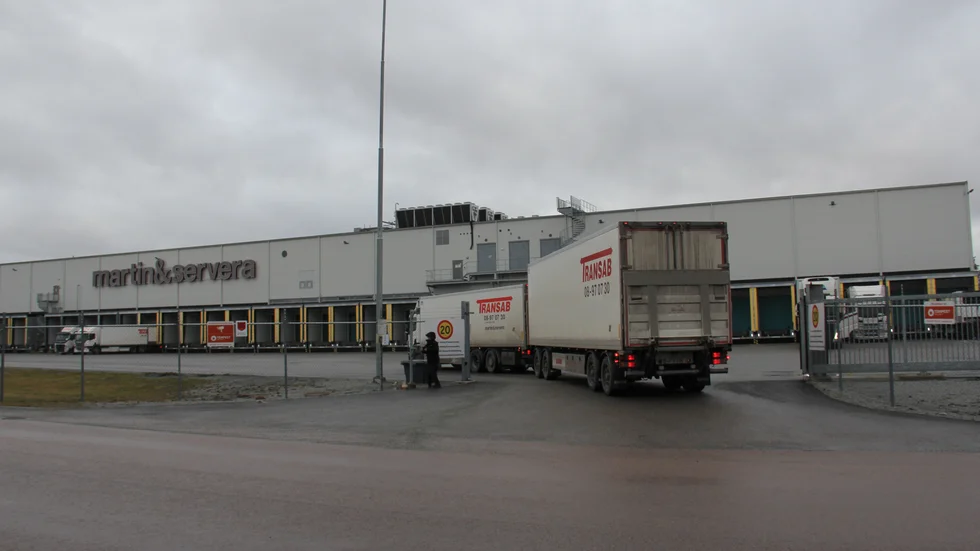 Handels har varslat om strejk på Martin & Serveras lager i Enköping.