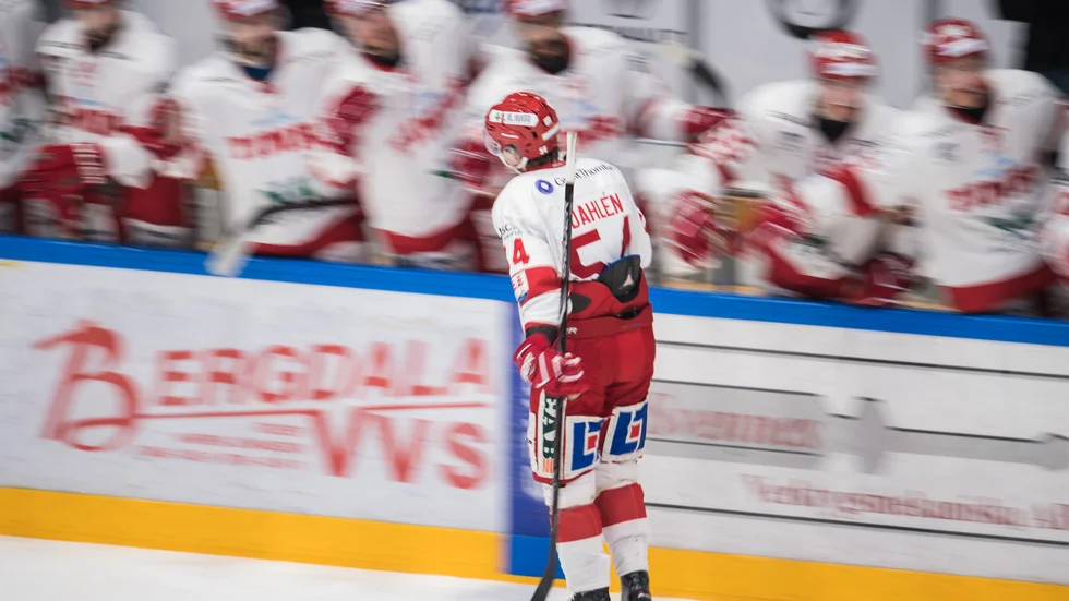 Timrås Jonathan Dahlén jublar. Arkivbild.