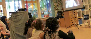 Barnen på Nybble förskola fick sagostund – med Stefan Löfven