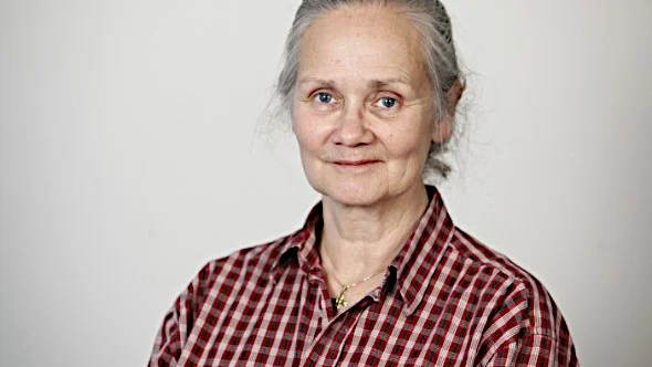 Lotta Lille, reporter.
