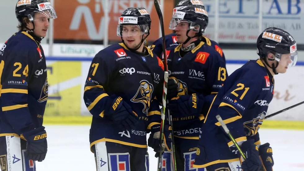 Visby Roma ställs mot Halmstad i playin.