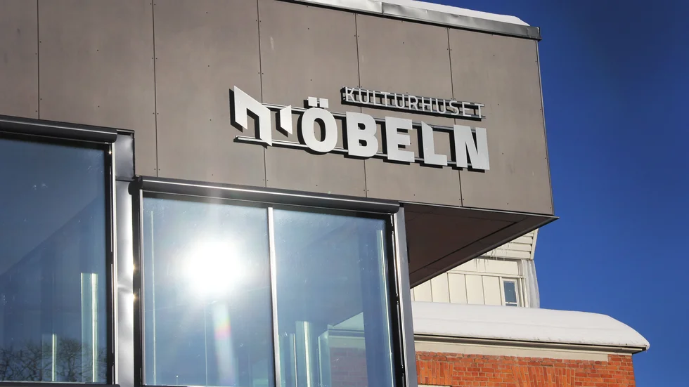 Nu kan ungdomar födda 2003–2005 och bosatta i Tierp- eller i Östhammars kommun få möjligheten få prova på yrket som dansare med inriktning på modern dans vid Kulturhuset Möbeln. 
